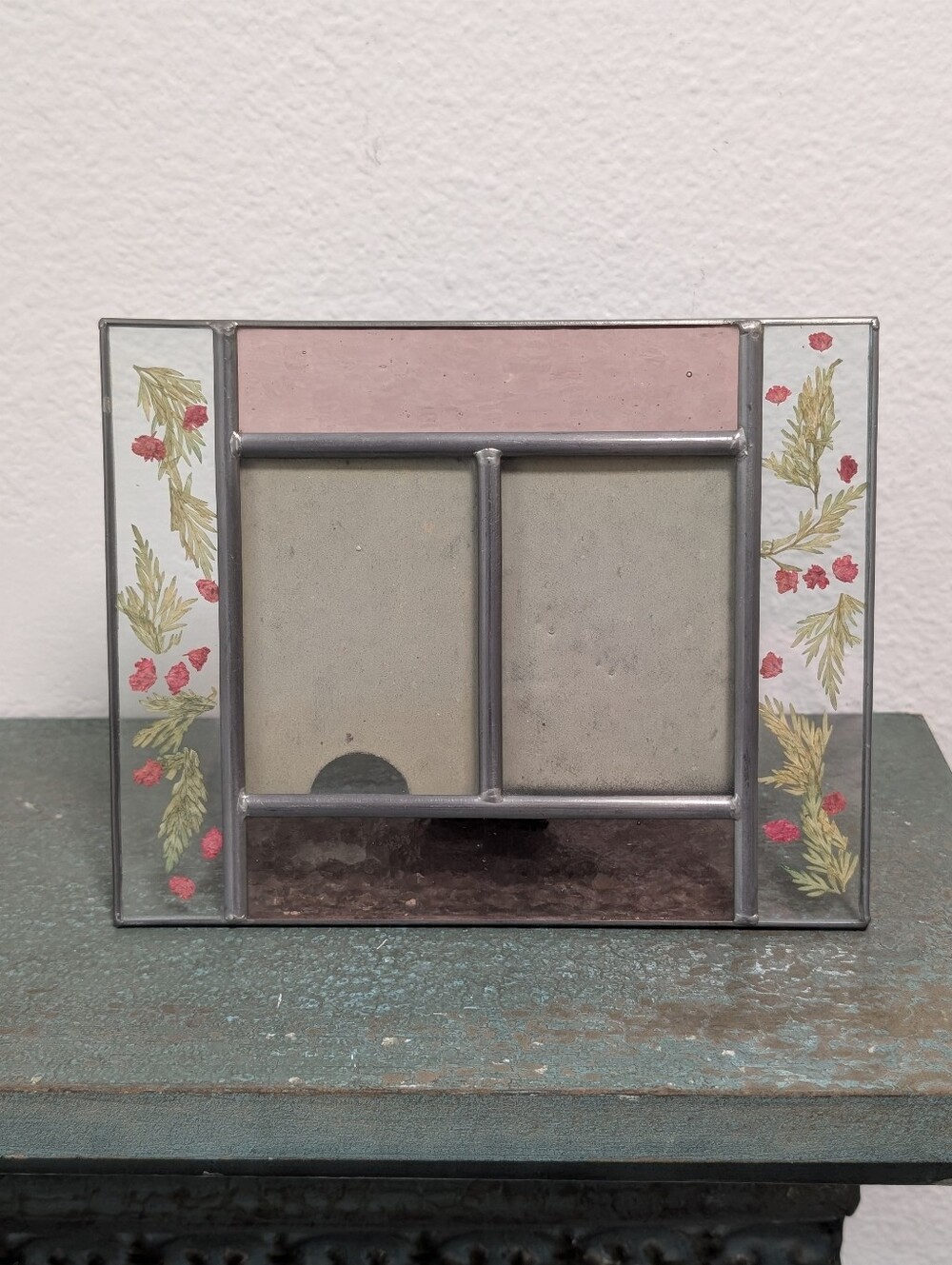 VTG Stained Leaded Glass and Dried Pressed Flowers 3.5”x2.5” Picture Frame Pink